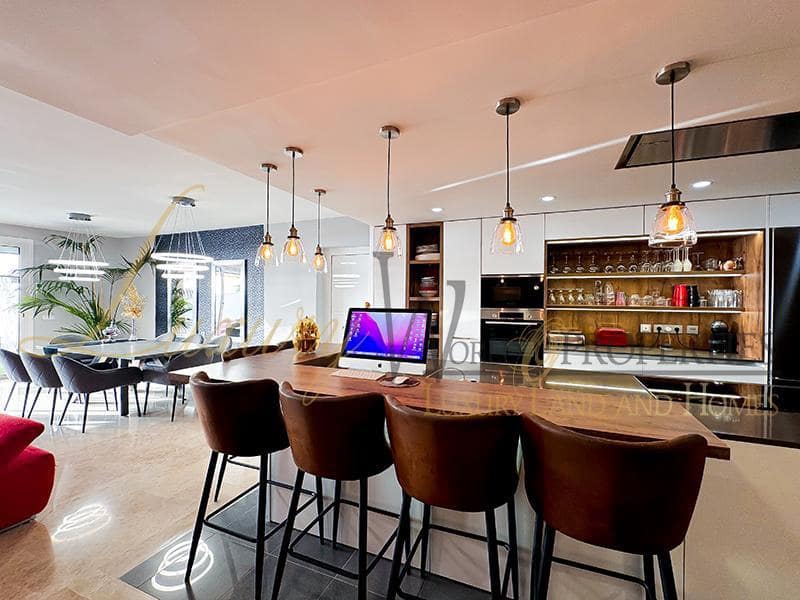 4 soverom Villa til salgs i Puerto Santiago med svømmebasseng garasje - € 995 000 (Ref: 8771038)