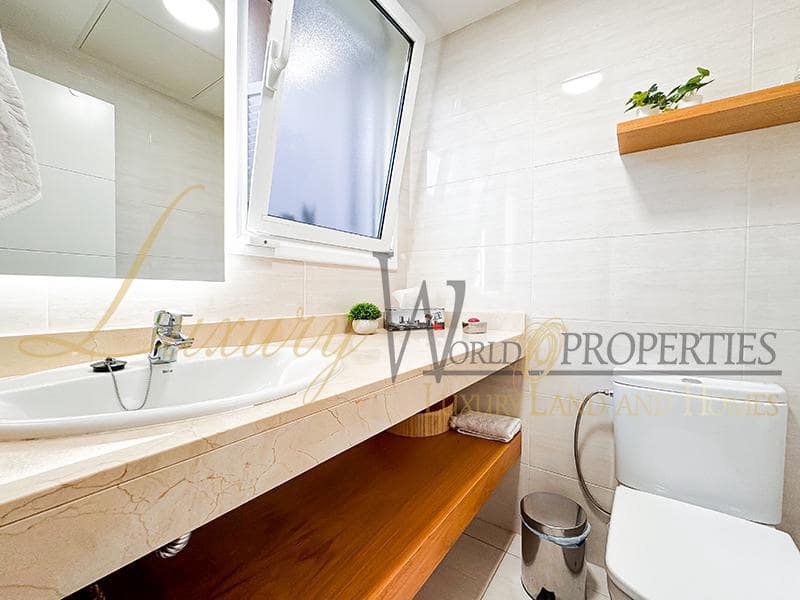 4 soverom Villa til salgs i Puerto Santiago med svømmebasseng garasje - € 995 000 (Ref: 8771038)