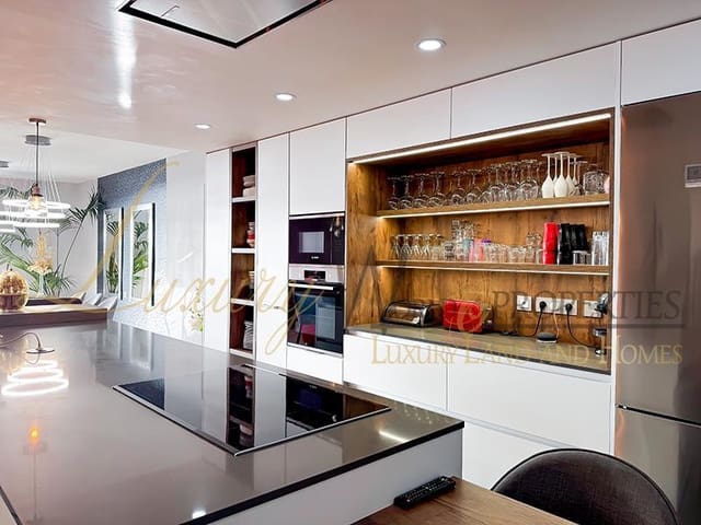 4 slaapkamer Villa te koop in Puerto Santiago, Santiago del Teide met zwembad garage - € 995.000 (Ref: 8771038)