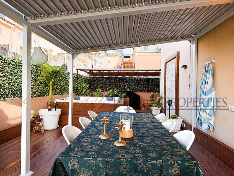 4 soverom Villa til salgs i Puerto Santiago med svømmebasseng garasje - € 995 000 (Ref: 8771038)