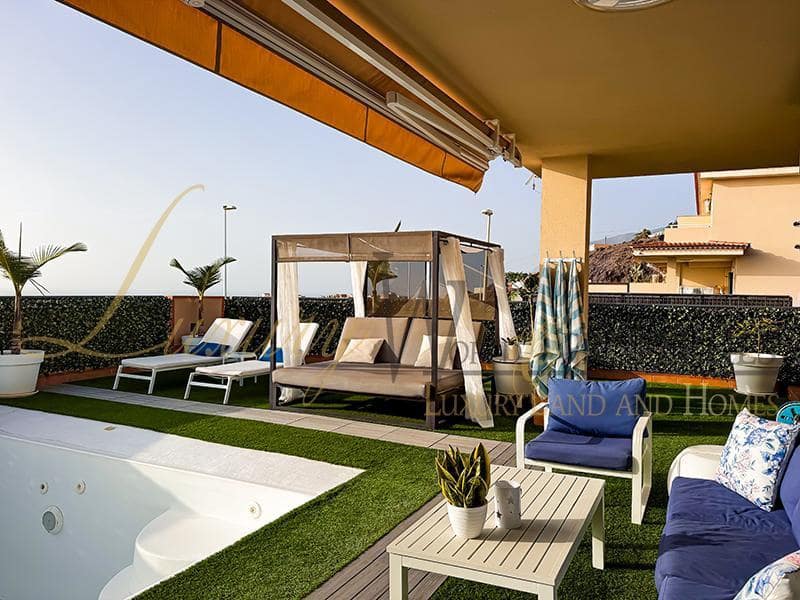 4 soverom Villa til salgs i Puerto Santiago med svømmebasseng garasje - € 995 000 (Ref: 8771038)