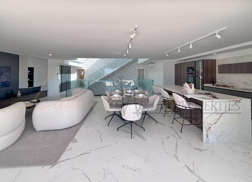 4 soveværelse Villa til salg i El Madronal med swimmingpool garage - € 3.500.000 (Ref: 8777639)