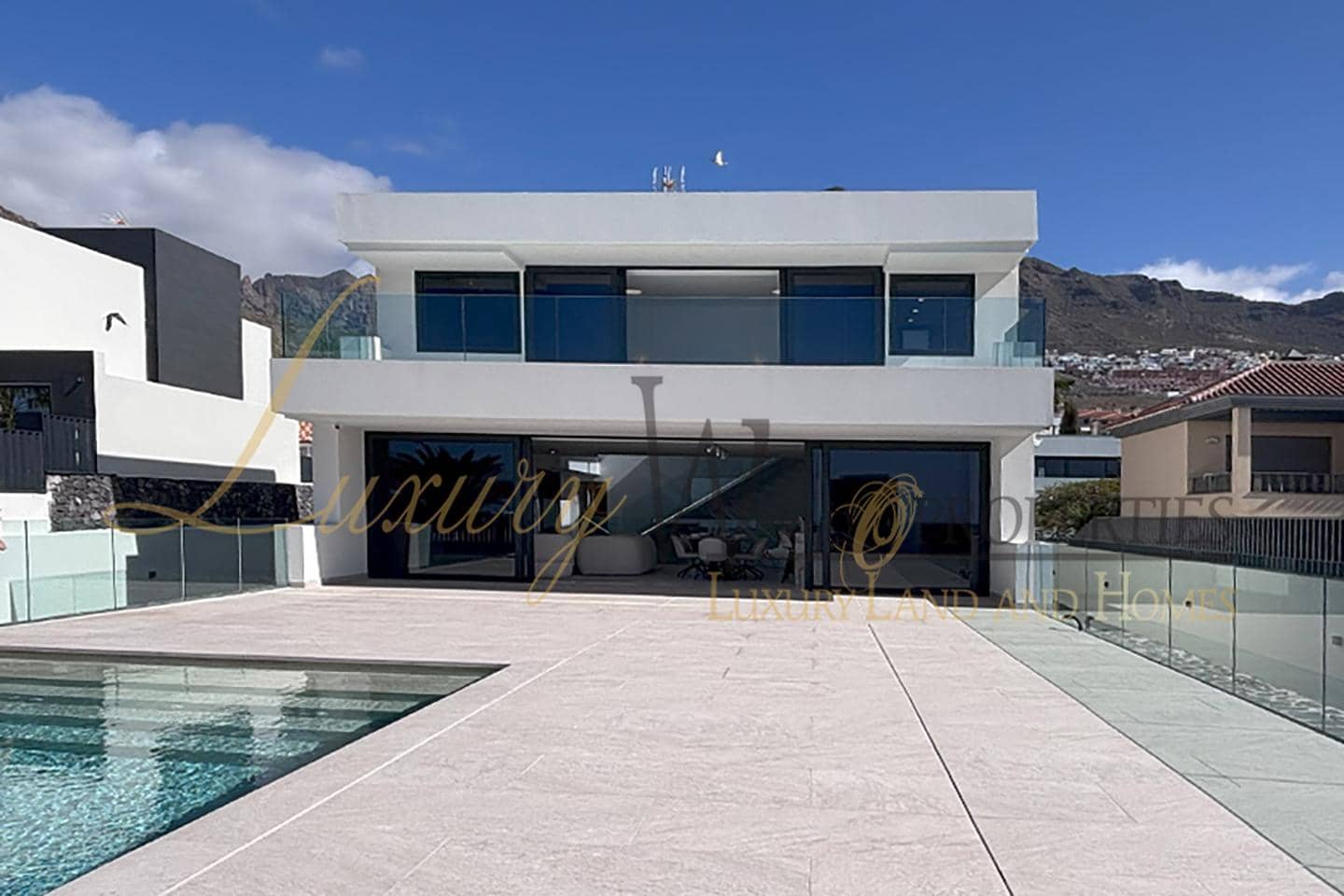 4 soveværelse Villa til salg i El Madronal med swimmingpool garage - € 3.500.000 (Ref: 8777639)