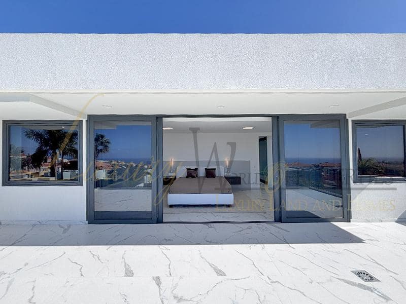 4 soveværelse Villa til salg i El Madronal med swimmingpool garage - € 3.500.000 (Ref: 8777639)