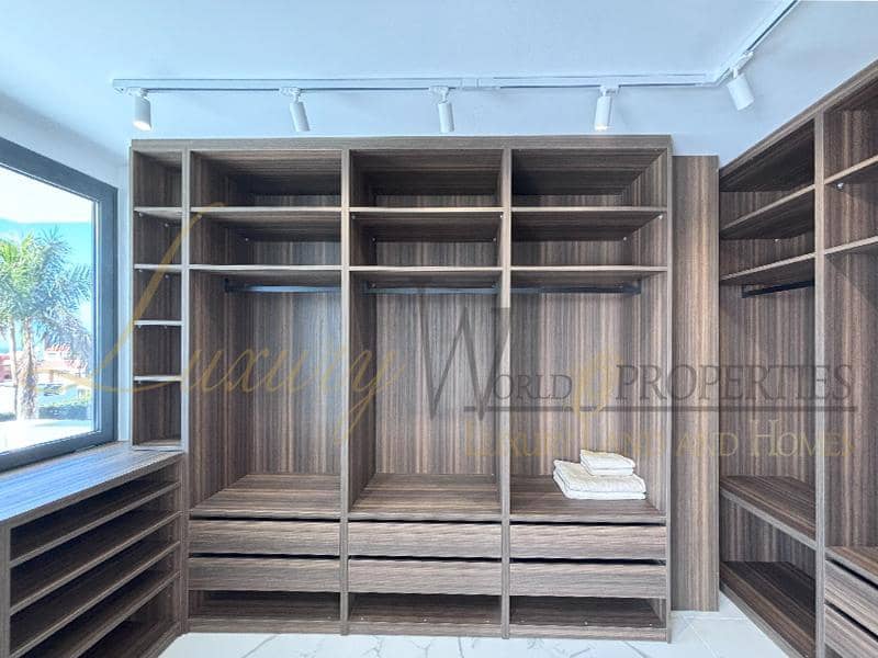 4 soveværelse Villa til salg i El Madronal med swimmingpool garage - € 3.500.000 (Ref: 8777639)