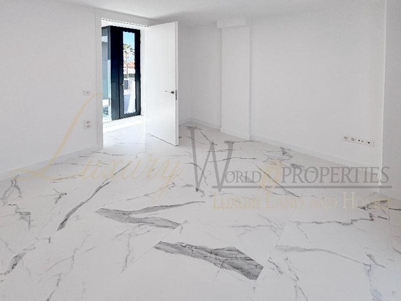 4 soveværelse Villa til salg i El Madronal med swimmingpool garage - € 3.500.000 (Ref: 8777639)