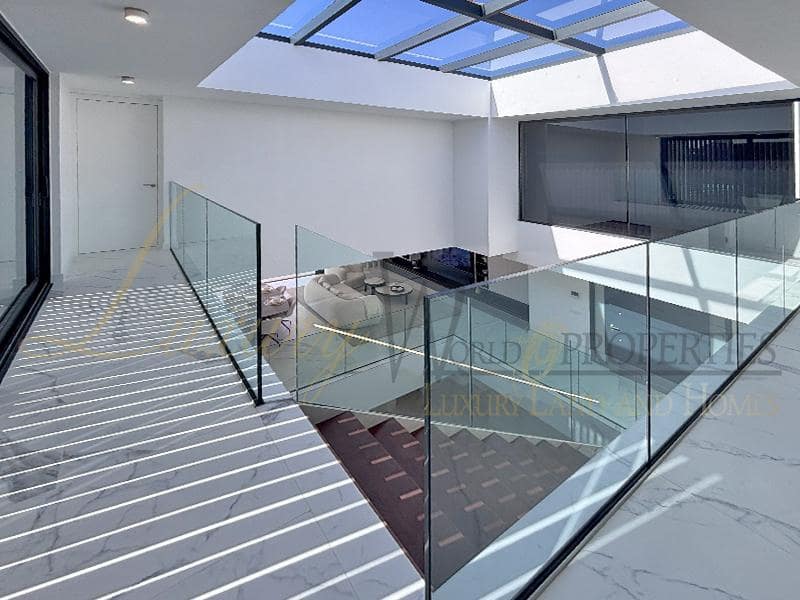 4 soveværelse Villa til salg i El Madronal med swimmingpool garage - € 3.500.000 (Ref: 8777639)