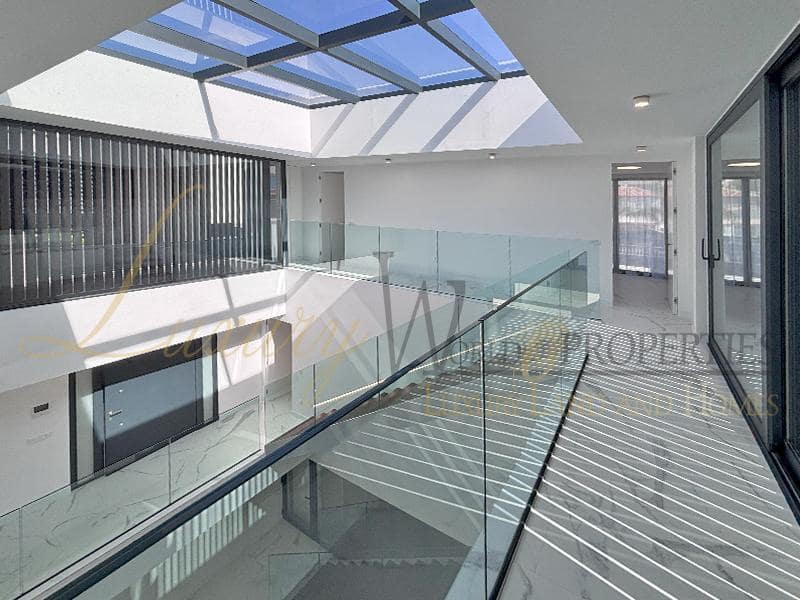 4 soveværelse Villa til salg i El Madronal med swimmingpool garage - € 3.500.000 (Ref: 8777639)