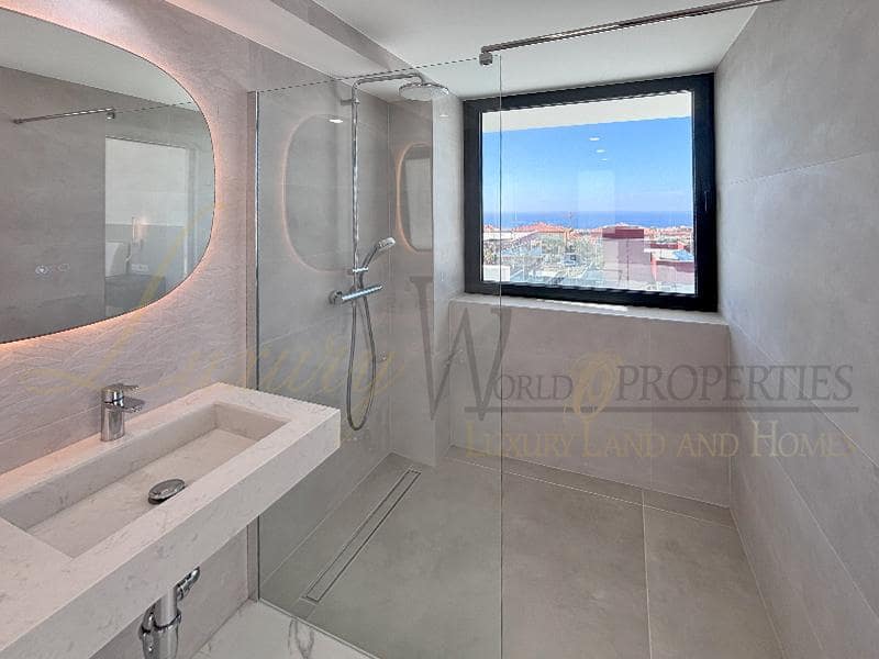 4 soveværelse Villa til salg i El Madronal med swimmingpool garage - € 3.500.000 (Ref: 8777639)