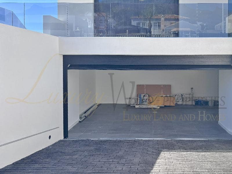 4 soveværelse Villa til salg i El Madronal med swimmingpool garage - € 3.500.000 (Ref: 8777639)