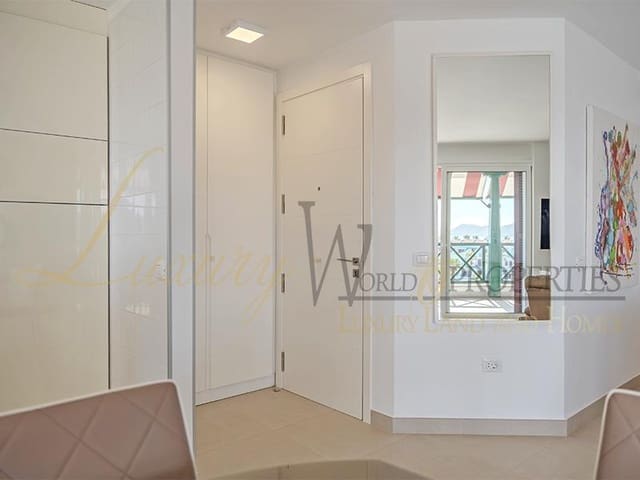 2 slaapkamer Flat te koop in Playa de las Americas, Arona met zwembad - € 1.680.000 (Ref: 8788066)