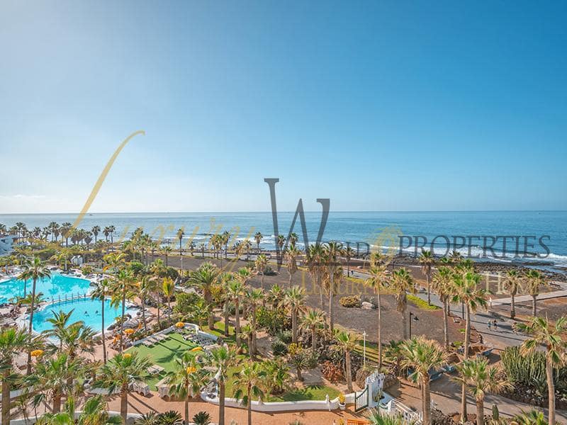 2 slaapkamer Flat te koop in Playa de las Americas met zwembad - € 1.680.000 (Ref: 8788066)