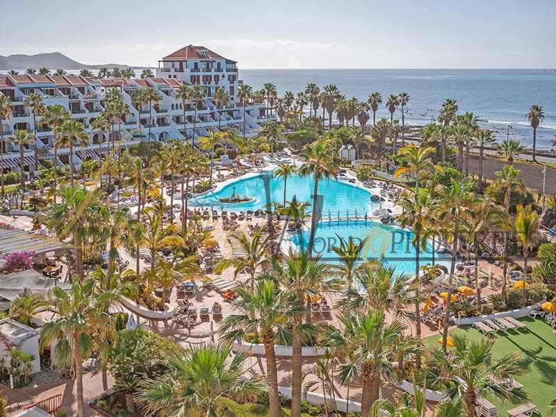 2 slaapkamer Flat te koop in Playa de las Americas met zwembad - € 1.680.000 (Ref: 8788066)