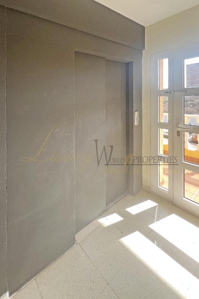 1 soverom Leilighet til salgs i Costa del Silencio med svømmebasseng - € 215 000 (Ref: 8788616)