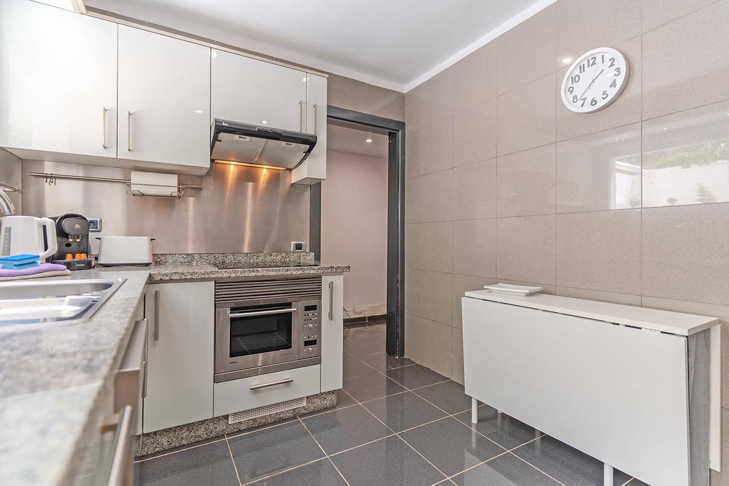 3 soveværelse Villa til salg i Playa de las Americas med swimmingpool - € 1.590.000 (Ref: 8840402)