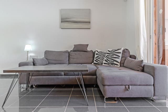 3 slaapkamer Villa te koop in Playa de las Americas, Arona met zwembad - € 1.590.000 (Ref: 8840402)