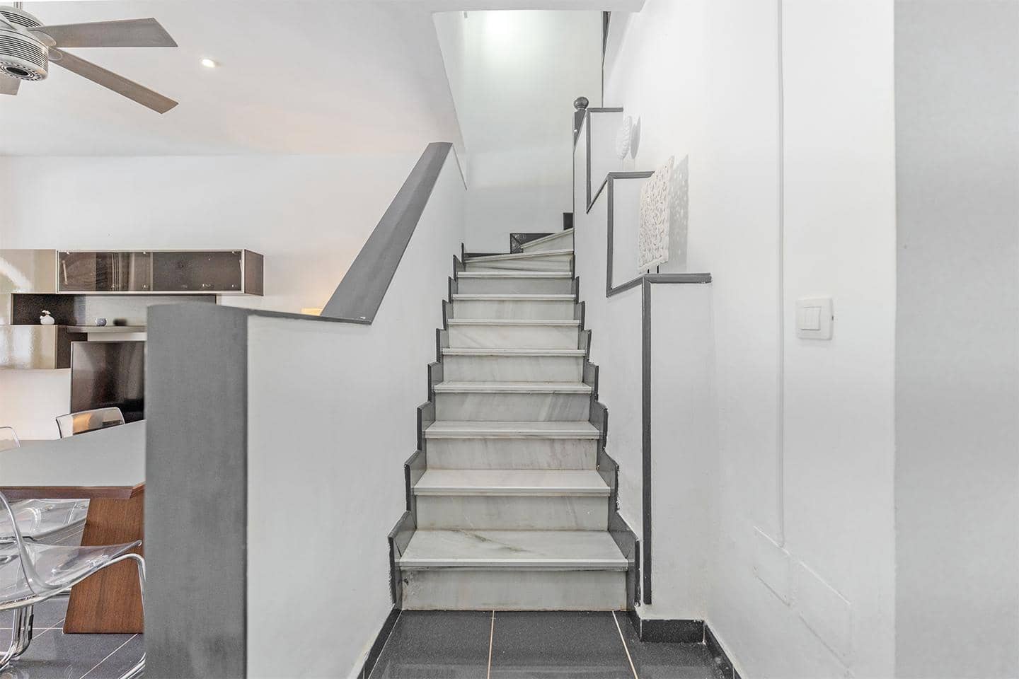 3 soveværelse Villa til salg i Playa de las Americas med swimmingpool - € 1.590.000 (Ref: 8840402)