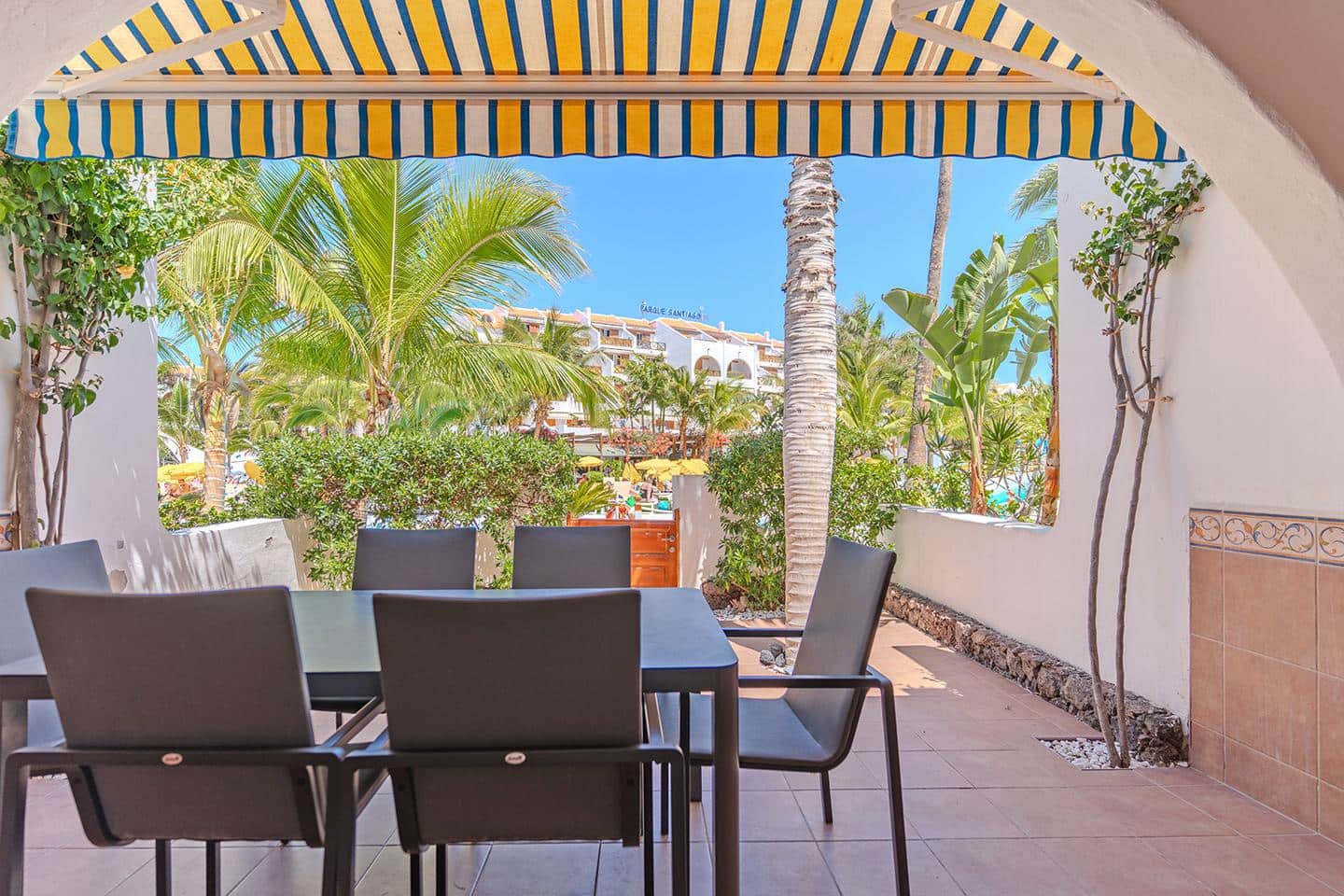 3 soveværelse Villa til salg i Playa de las Americas med swimmingpool - € 1.590.000 (Ref: 8840402)