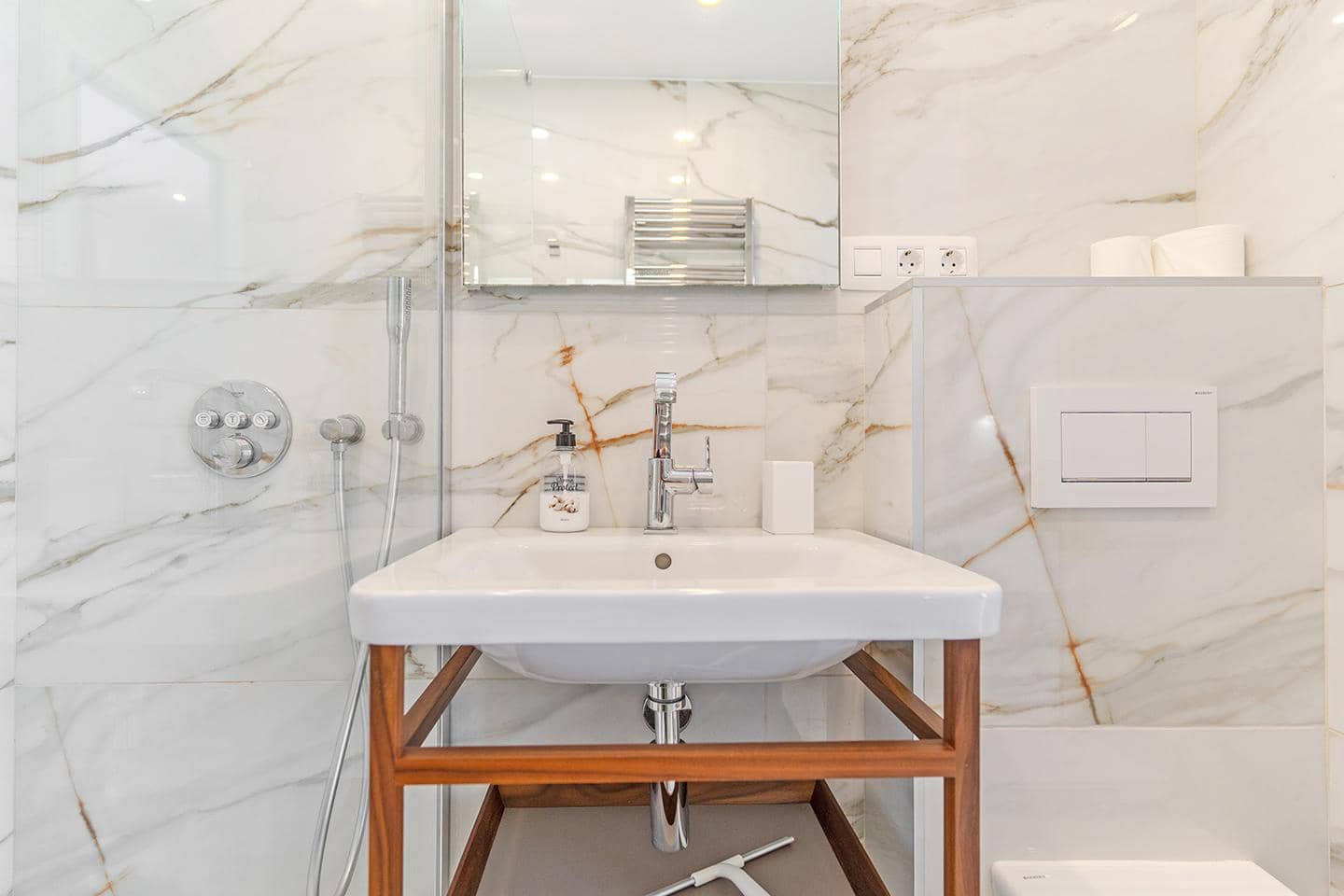 3 soveværelse Villa til salg i Playa de las Americas med swimmingpool - € 1.590.000 (Ref: 8840402)