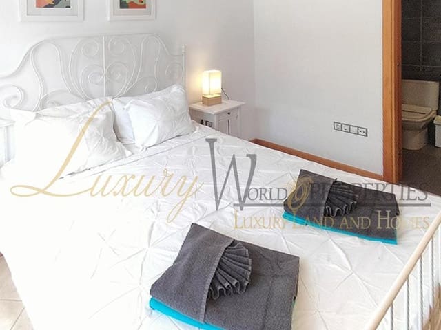 3 makuuhuone Asunto myytävänä paikassa Playa Paraiso, Adeje mukana uima-altaan 
autotalli - 450 000 € (Ref: 8850377)