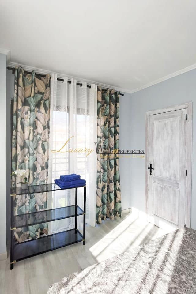 2 soveværelse Lejlighed til salg i Playa Paraiso med swimmingpool garage - € 310.000 (Ref: 8894003)