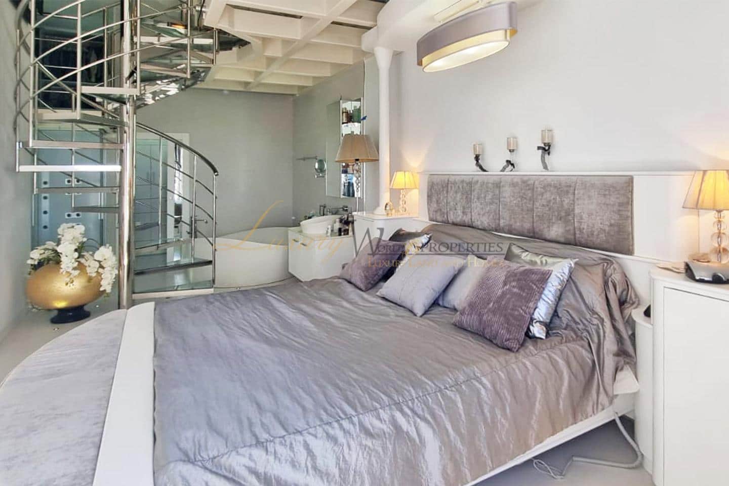 1 Zimmer Wohnung zu verkaufen in Costa Adeje mit Pool - 1.495.000 € (Ref: 8924593)
