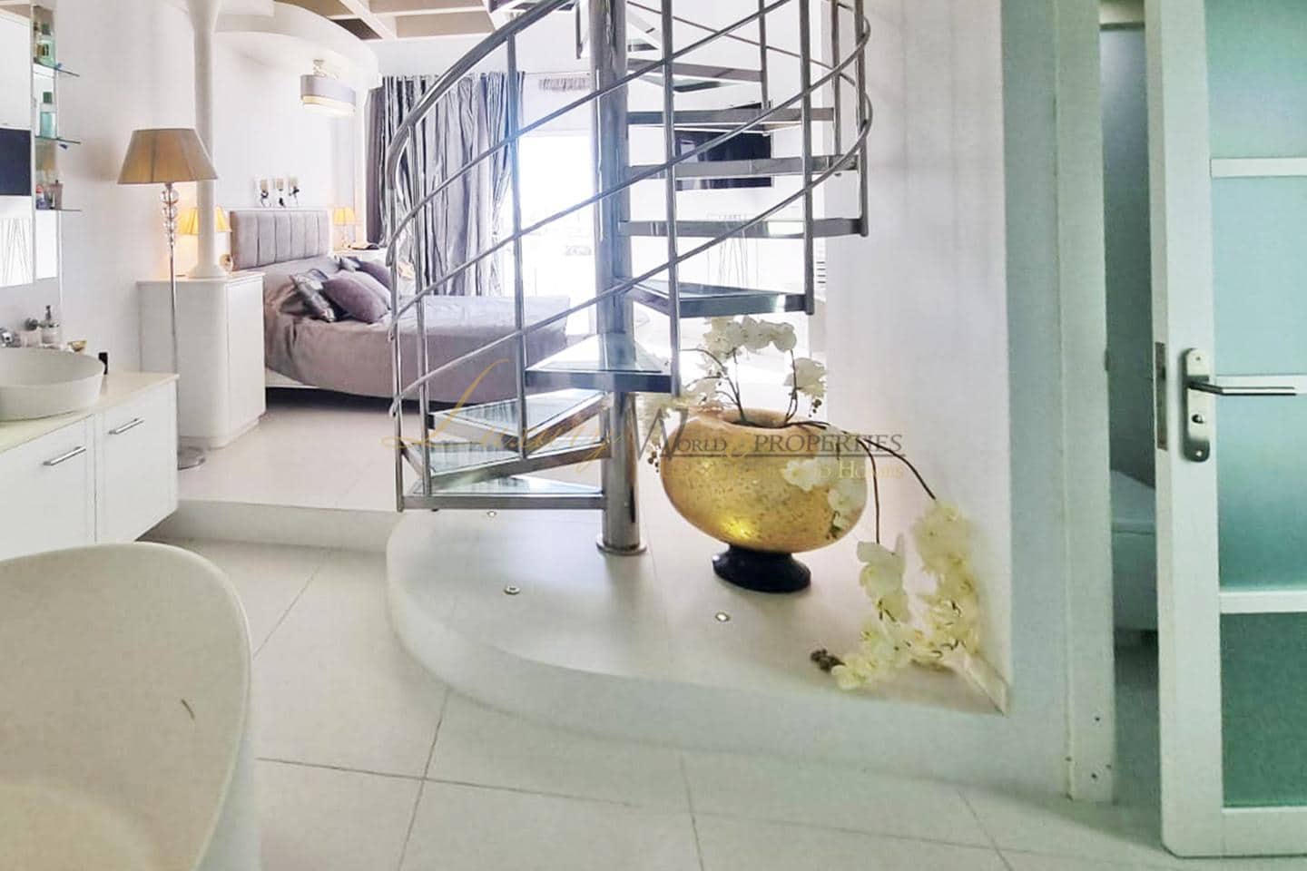 1 Zimmer Wohnung zu verkaufen in Costa Adeje mit Pool - 1.495.000 € (Ref: 8924593)