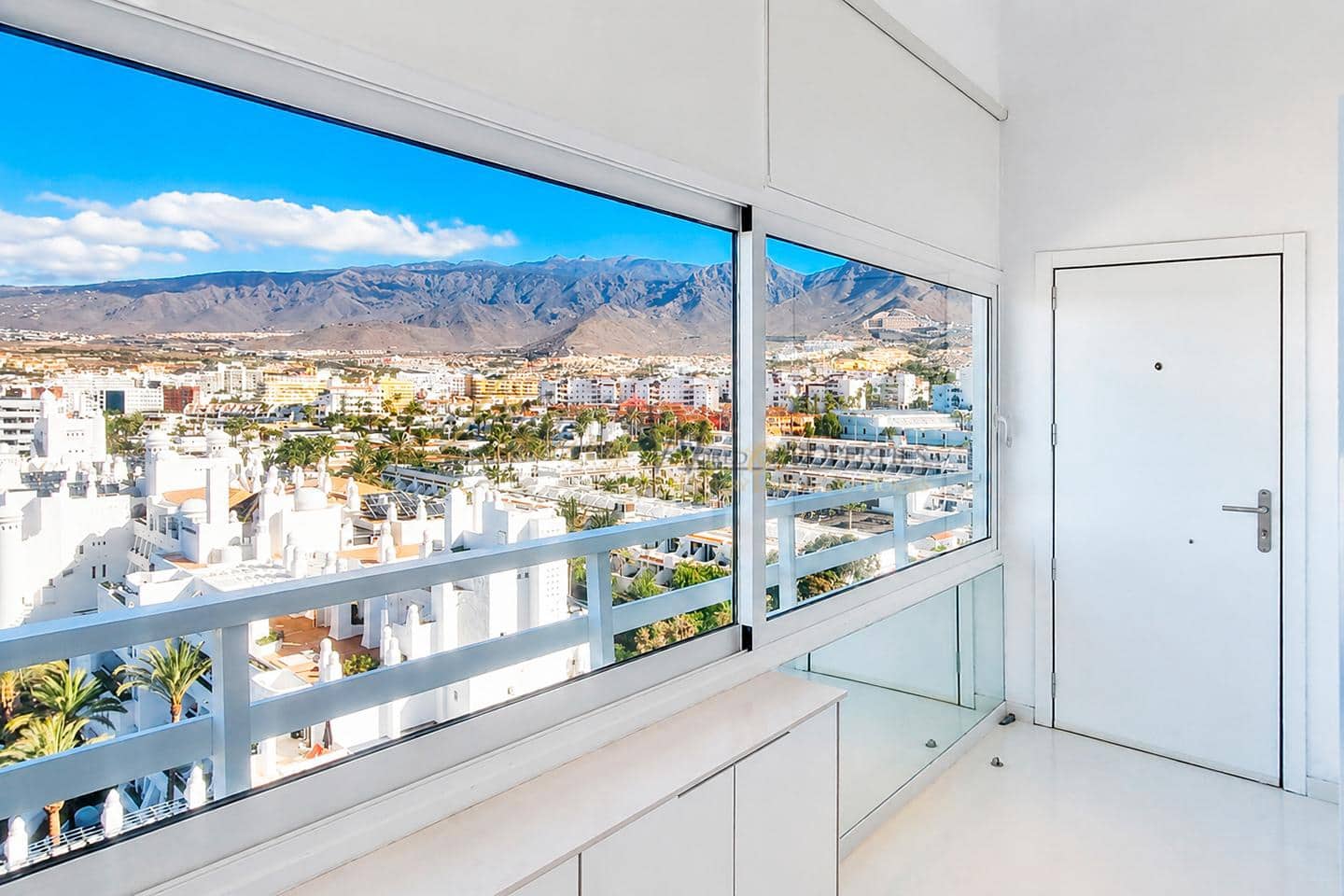 1 Zimmer Wohnung zu verkaufen in Costa Adeje mit Pool - 1.495.000 € (Ref: 8924593)