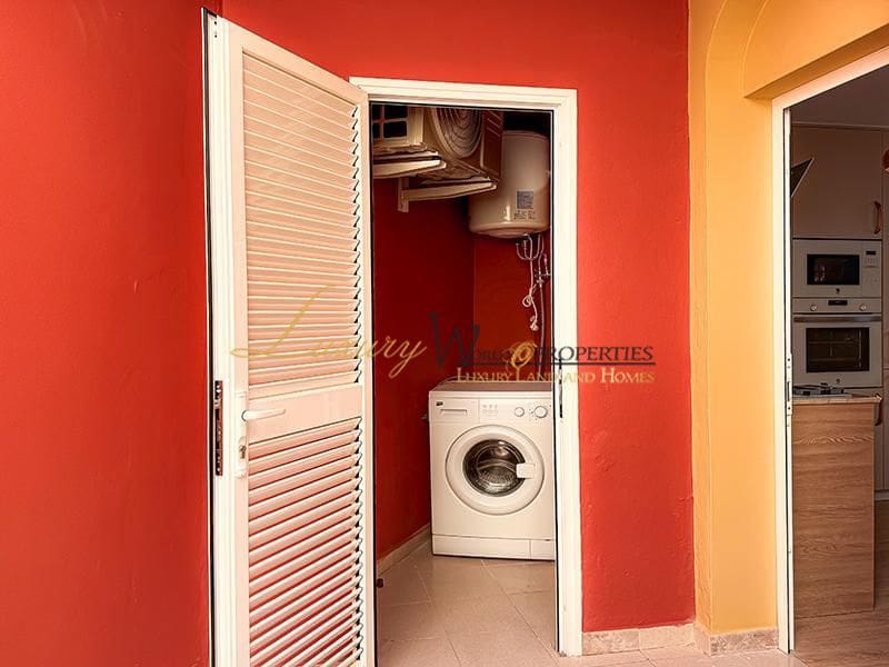 1 soveværelse Lejlighed til salg i Costa Adeje med swimmingpool garage - € 250.000 (Ref: 8935600)