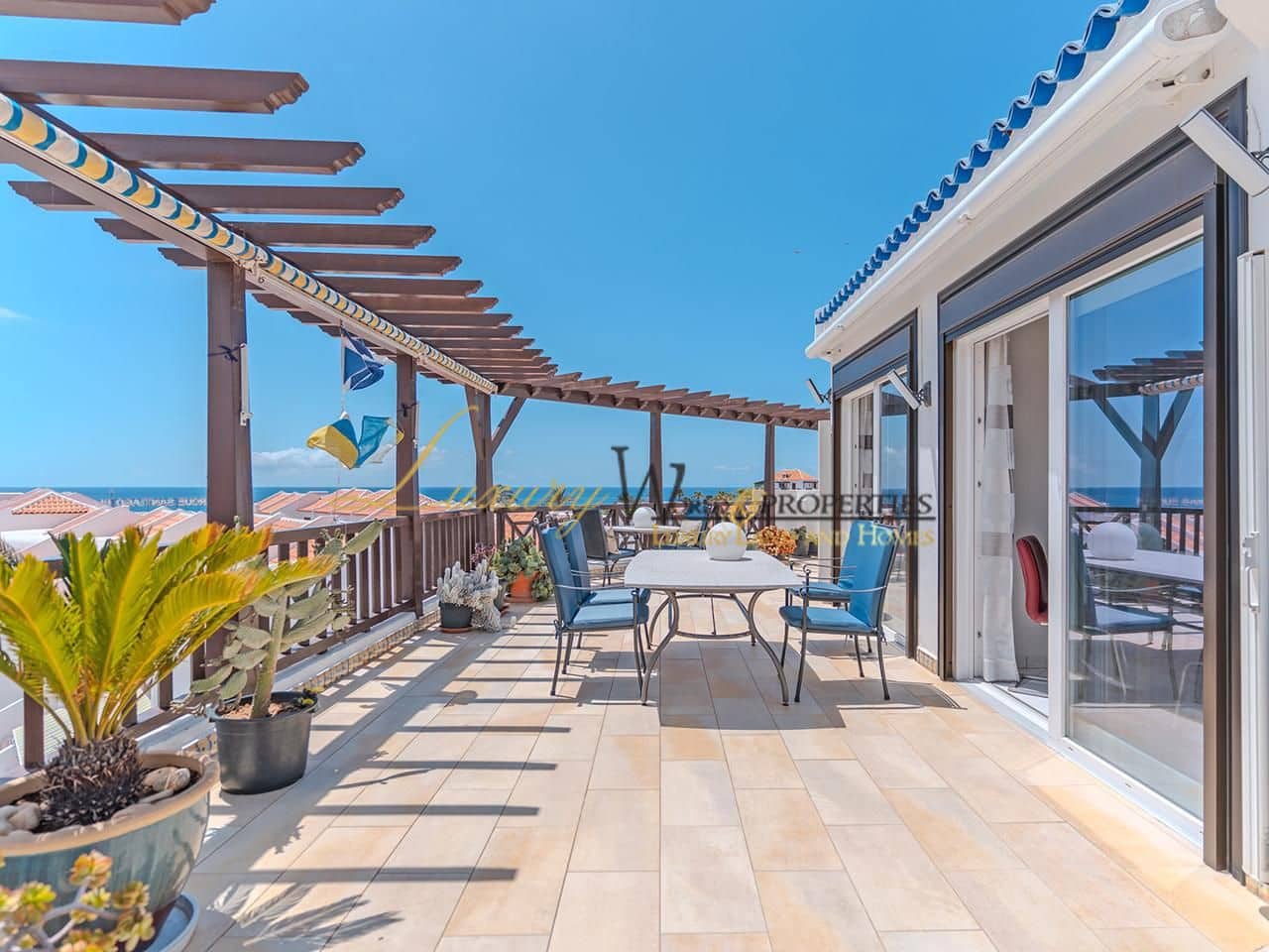 2 soveværelse Lejlighed til salg i Playa de las Americas med swimmingpool - € 1.255.000 (Ref: 8940951)