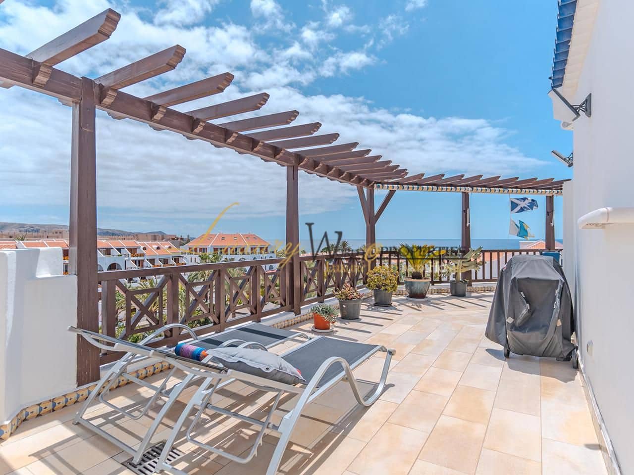 2 soveværelse Lejlighed til salg i Playa de las Americas med swimmingpool - € 1.255.000 (Ref: 8940951)