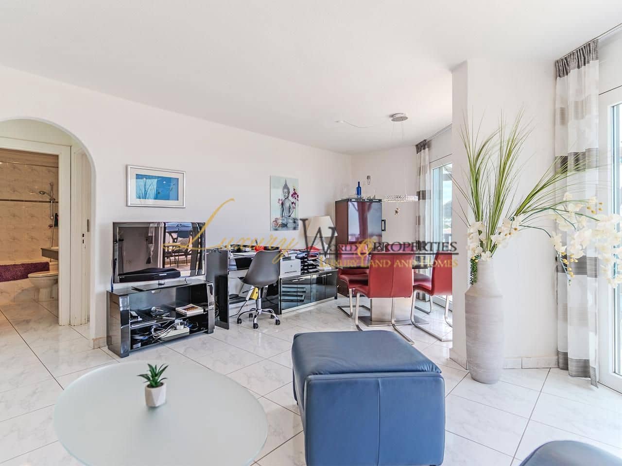 2 soveværelse Lejlighed til salg i Playa de las Americas med swimmingpool - € 1.255.000 (Ref: 8940951)