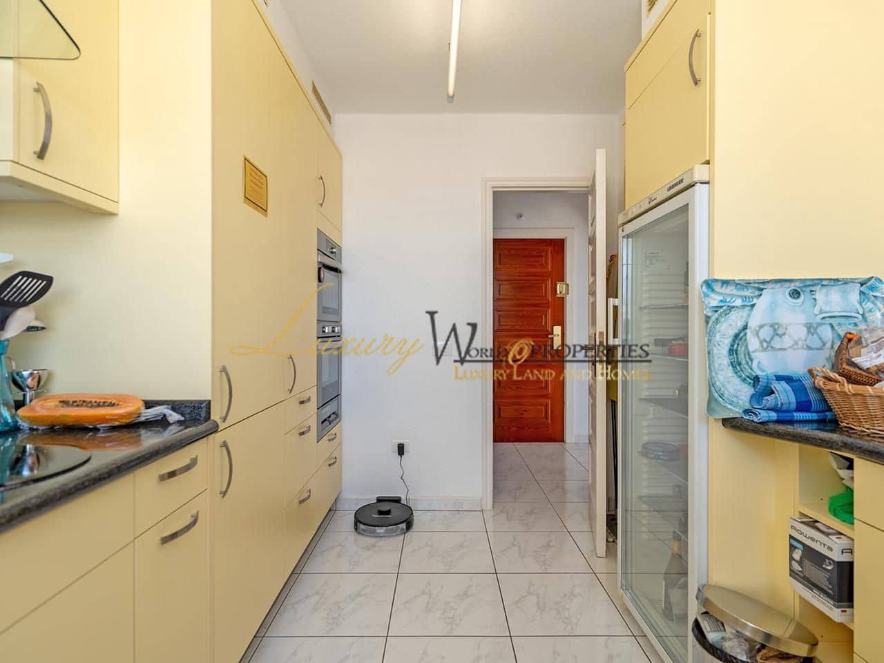 2 soveværelse Lejlighed til salg i Playa de las Americas med swimmingpool - € 1.255.000 (Ref: 8940951)