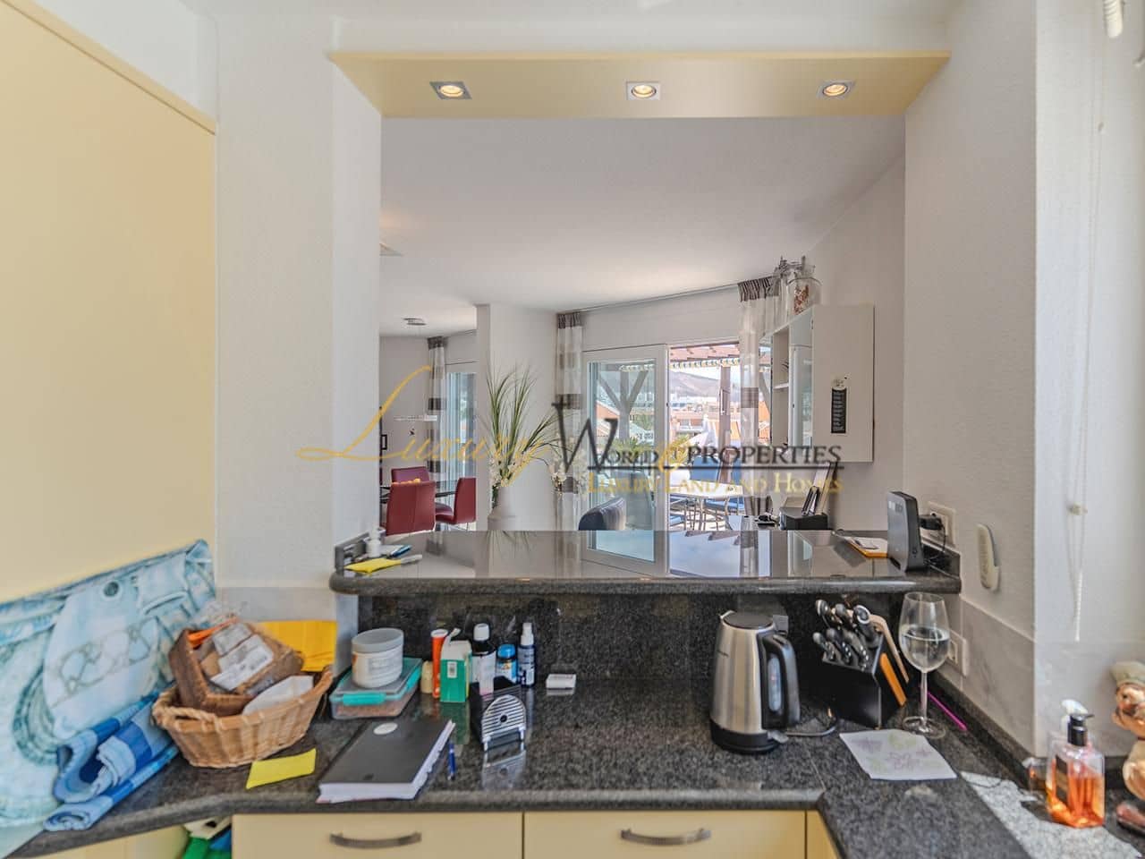 2 soveværelse Lejlighed til salg i Playa de las Americas med swimmingpool - € 1.255.000 (Ref: 8940951)