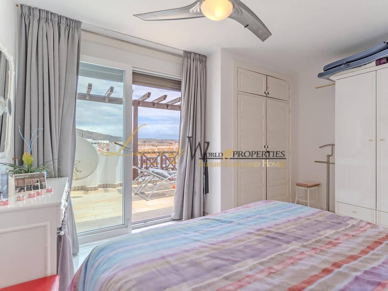 2 soveværelse Lejlighed til salg i Playa de las Americas med swimmingpool - € 1.255.000 (Ref: 8940951)