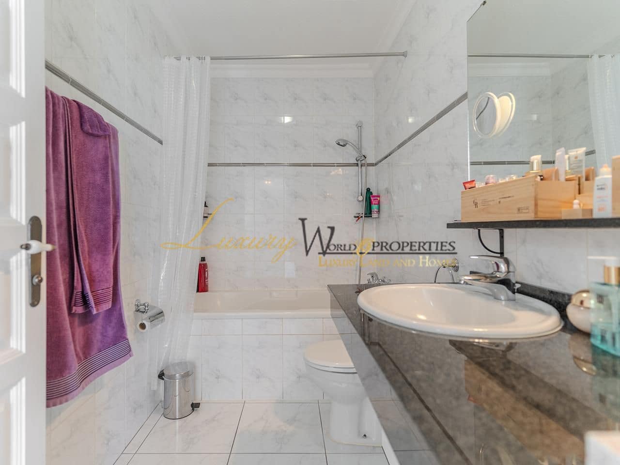 2 soveværelse Lejlighed til salg i Playa de las Americas med swimmingpool - € 1.255.000 (Ref: 8940951)