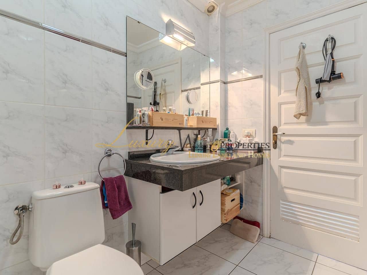 2 soveværelse Lejlighed til salg i Playa de las Americas med swimmingpool - € 1.255.000 (Ref: 8940951)