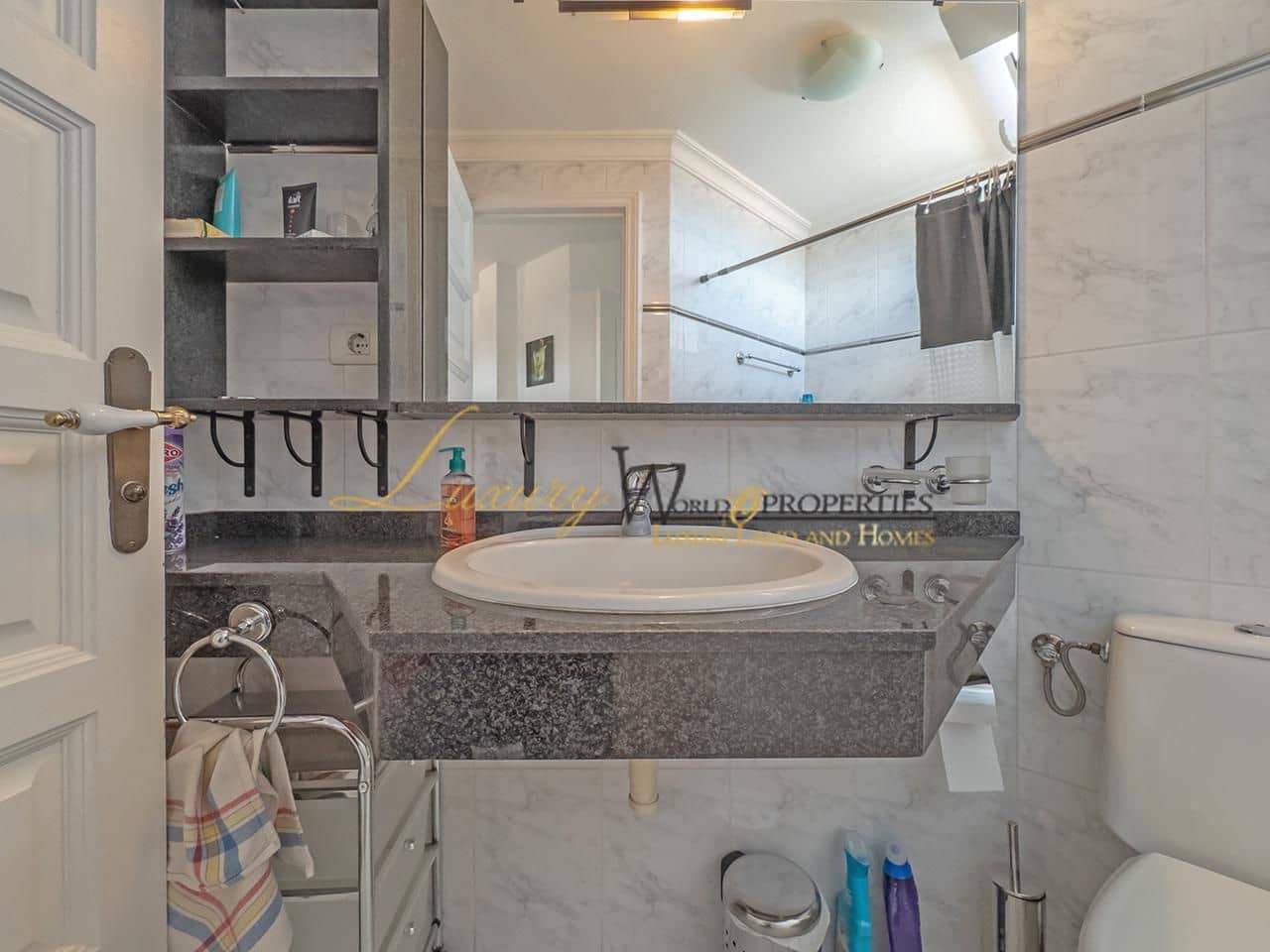 2 soveværelse Lejlighed til salg i Playa de las Americas med swimmingpool - € 1.255.000 (Ref: 8940951)