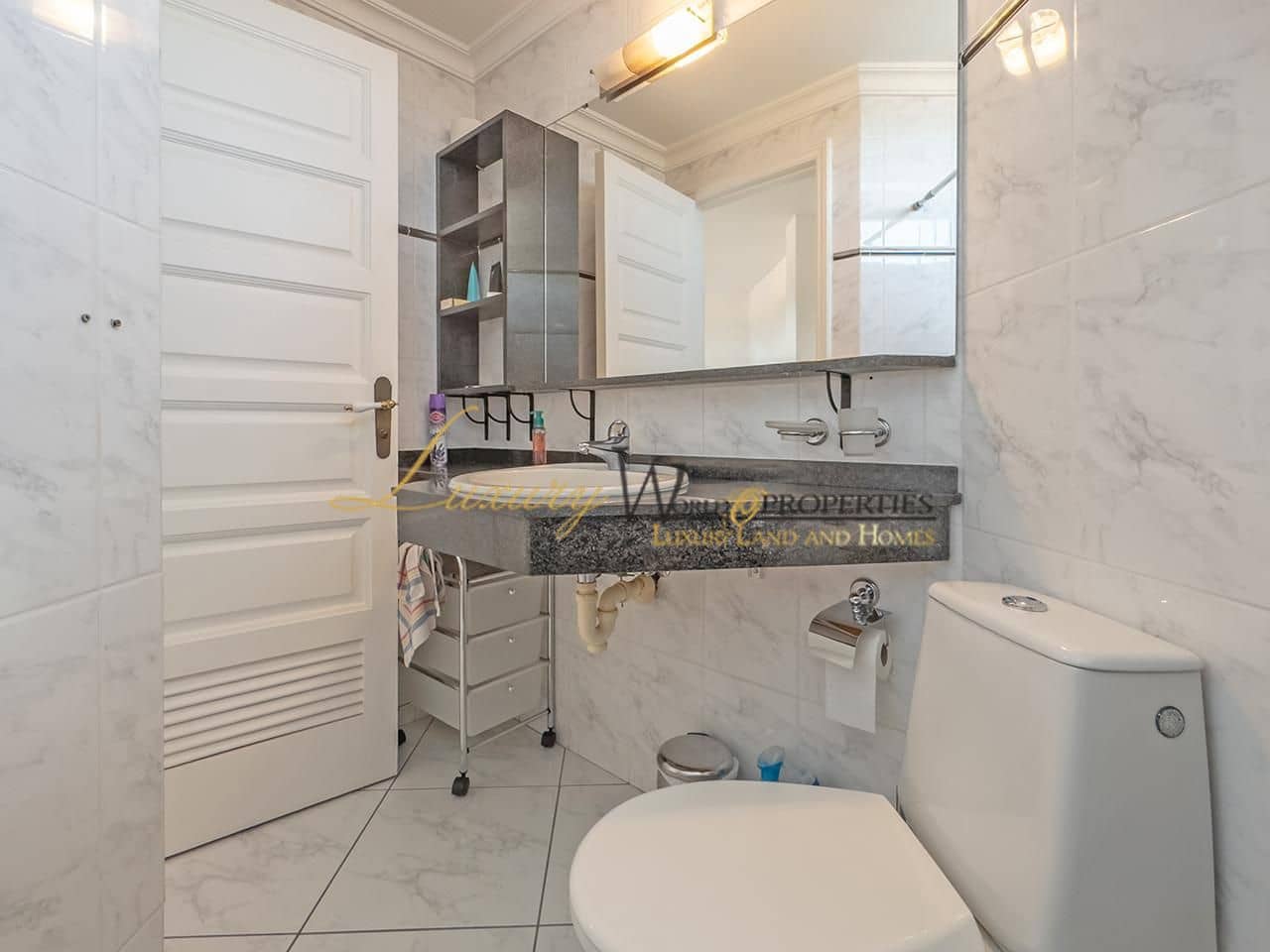 2 soveværelse Lejlighed til salg i Playa de las Americas med swimmingpool - € 1.255.000 (Ref: 8940951)