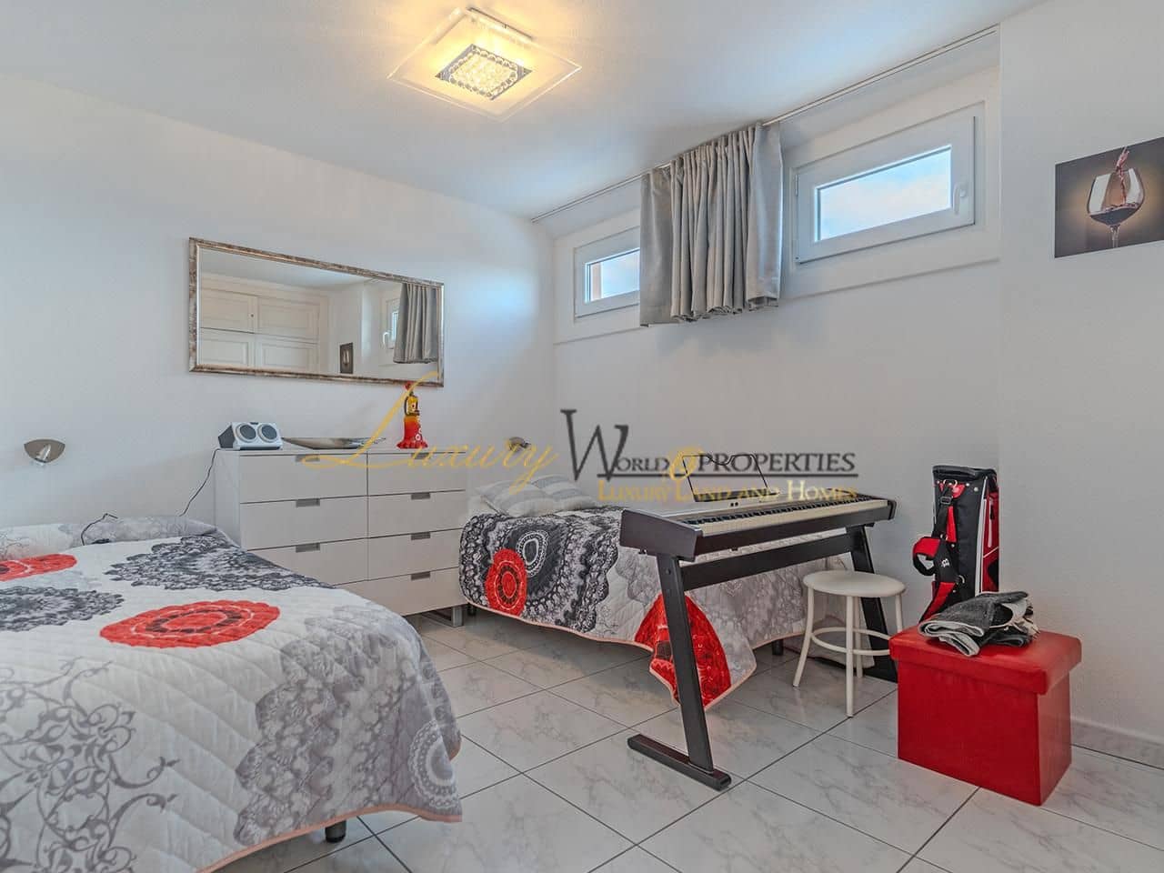 2 soveværelse Lejlighed til salg i Playa de las Americas med swimmingpool - € 1.255.000 (Ref: 8940951)