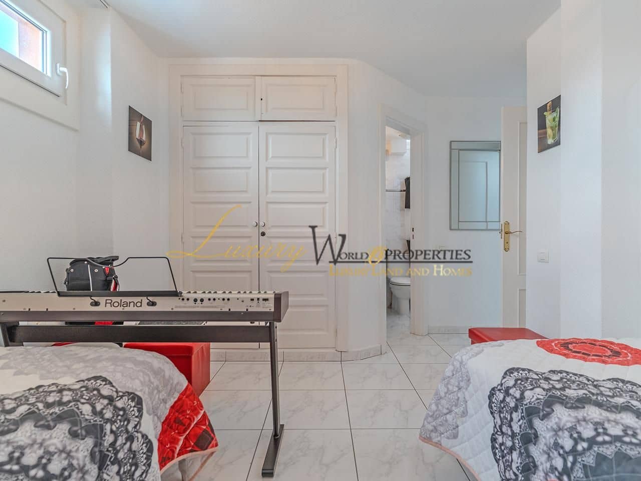 2 soveværelse Lejlighed til salg i Playa de las Americas med swimmingpool - € 1.255.000 (Ref: 8940951)