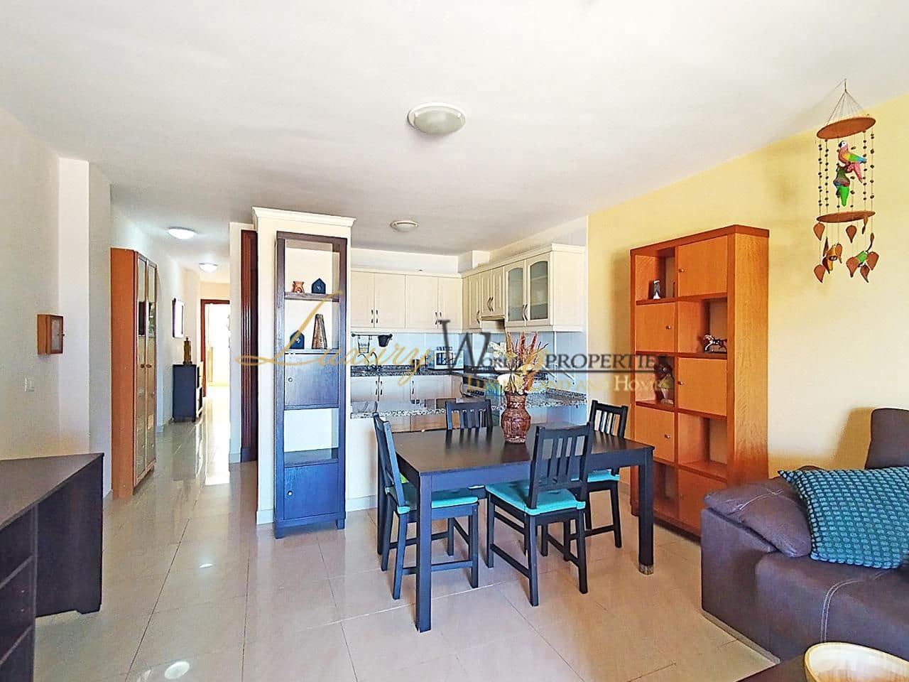 2 bedroom Flat for sale in Playa Paraiso with pool - € 299,000 (Ref: 8948131)