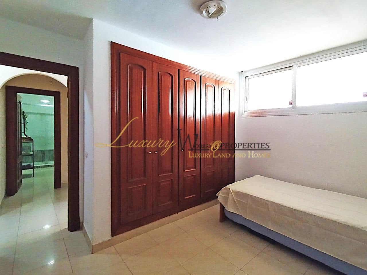 2 bedroom Flat for sale in Playa Paraiso with pool - € 299,000 (Ref: 8948131)