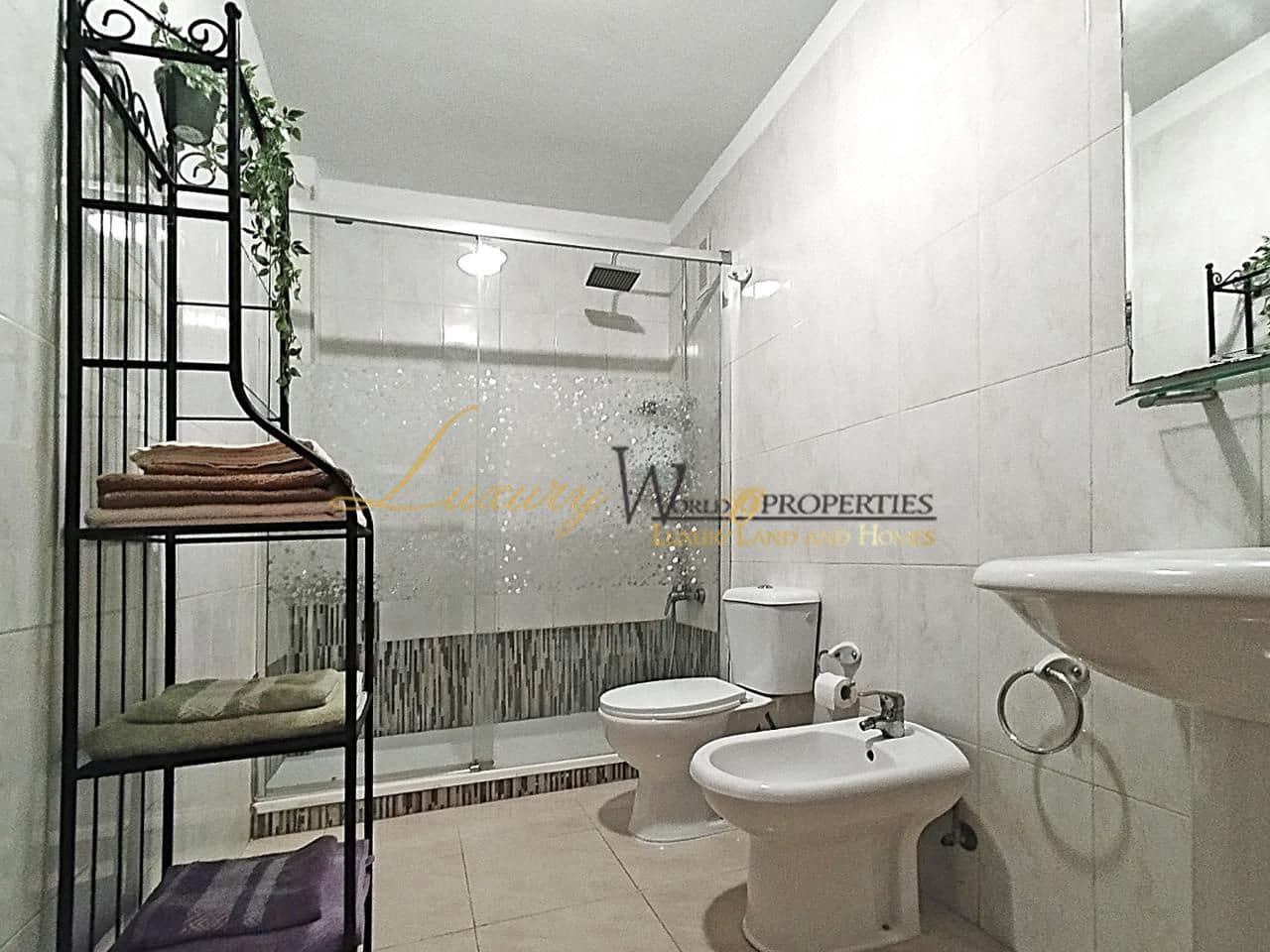 2 bedroom Flat for sale in Playa Paraiso with pool - € 299,000 (Ref: 8948131)