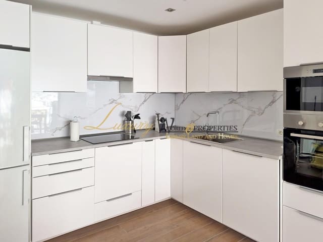 2 quarto Apartamento para venda em Los Cristianos, Arona com garagem - 750 000 € (Ref: 8960563)