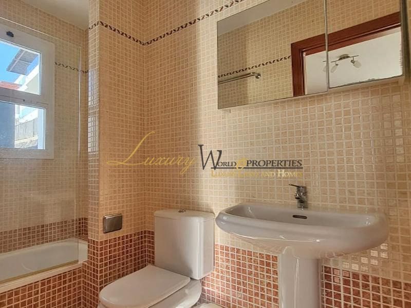 3 soveværelse Villa til salg i Costa Adeje med garage - € 875.000 (Ref: 8969529)