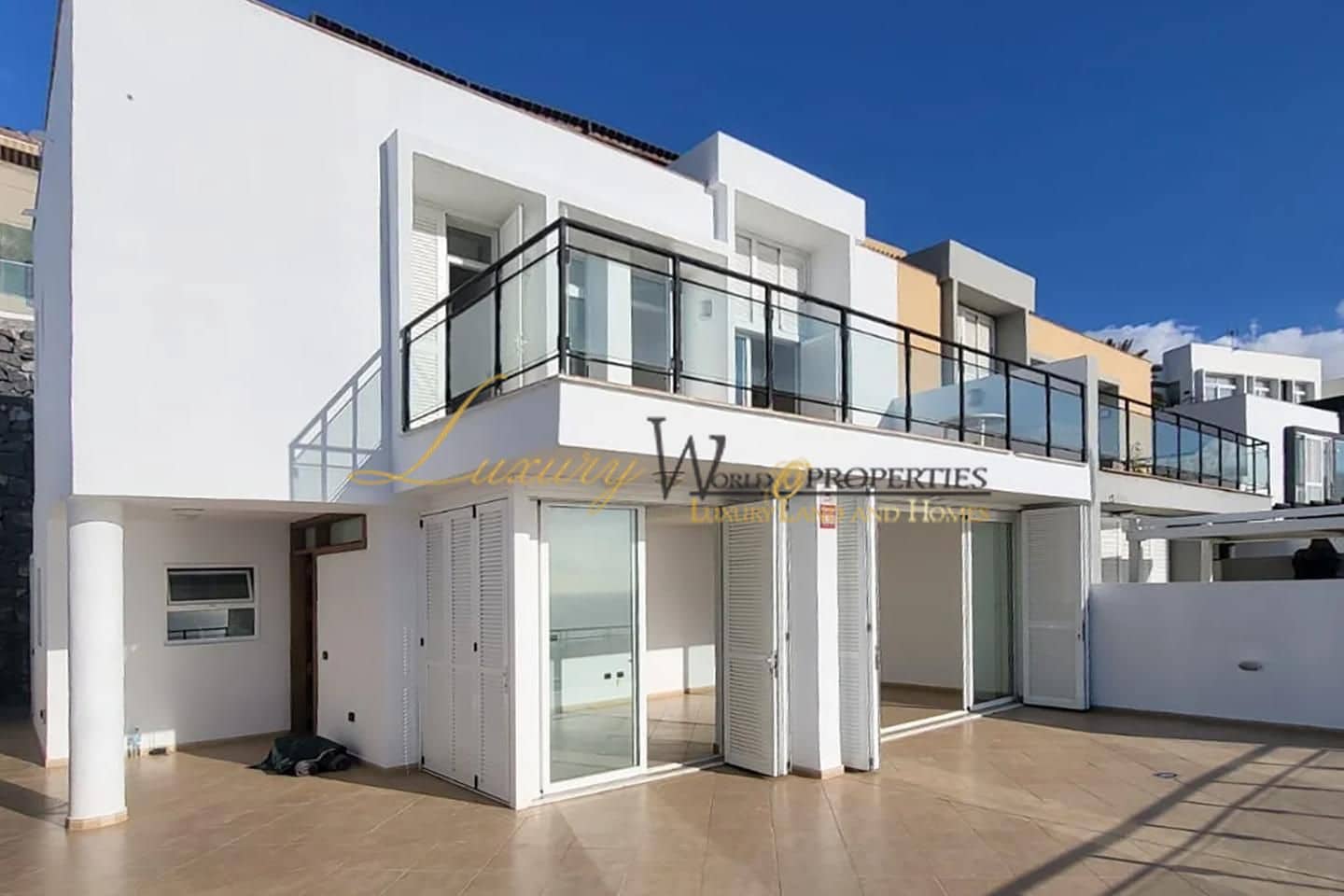 3 soveværelse Villa til salg i Costa Adeje med garage - € 875.000 (Ref: 8969529)