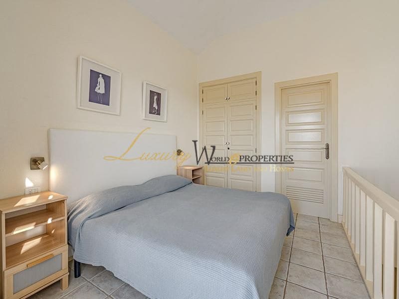 1 soveværelse Lejlighed til salg i Playa de las Americas med swimmingpool - € 560.000 (Ref: 8973347)