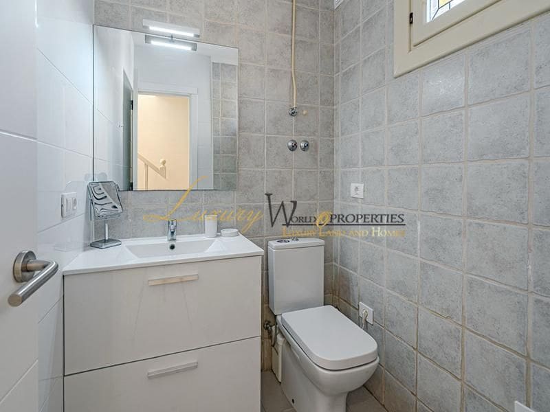 1 soveværelse Lejlighed til salg i Playa de las Americas med swimmingpool - € 560.000 (Ref: 8973347)