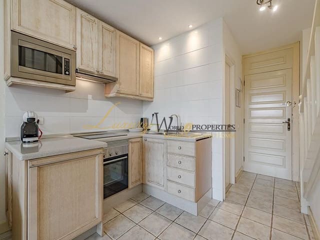 1 soverom Leilighet til salgs i Playa de las Americas, Arona med svømmebasseng - € 560 000 (Ref: 8973347)